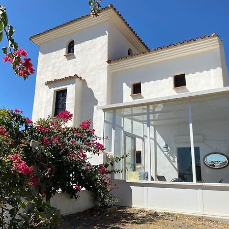 Castle Tower Ground Floor Apartment In Rural Holiday Park 'Cezanne' Tolox Exterior photo