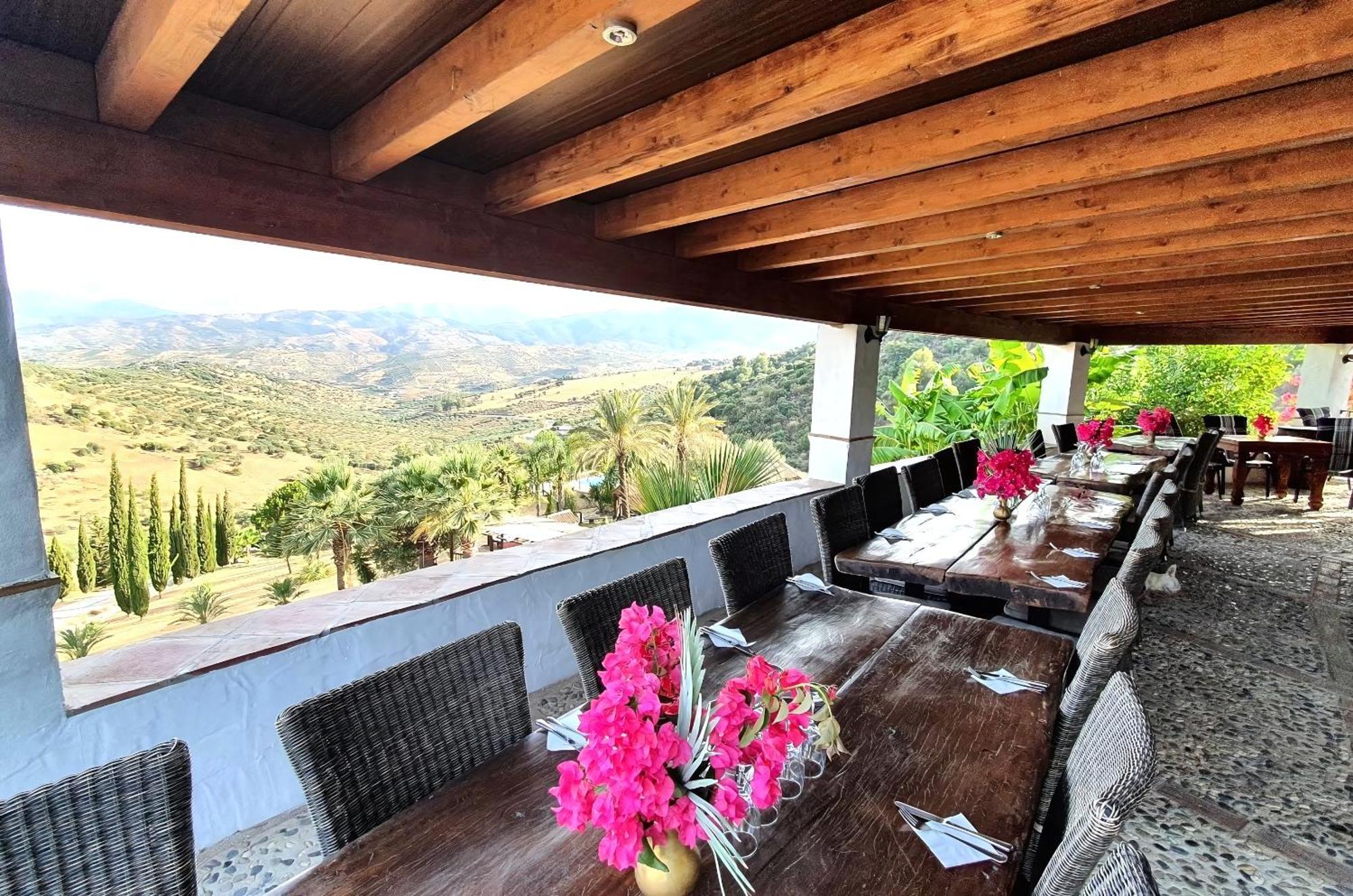 Castle Tower Ground Floor Apartment In Rural Holiday Park 'Cezanne' Tolox Exterior photo