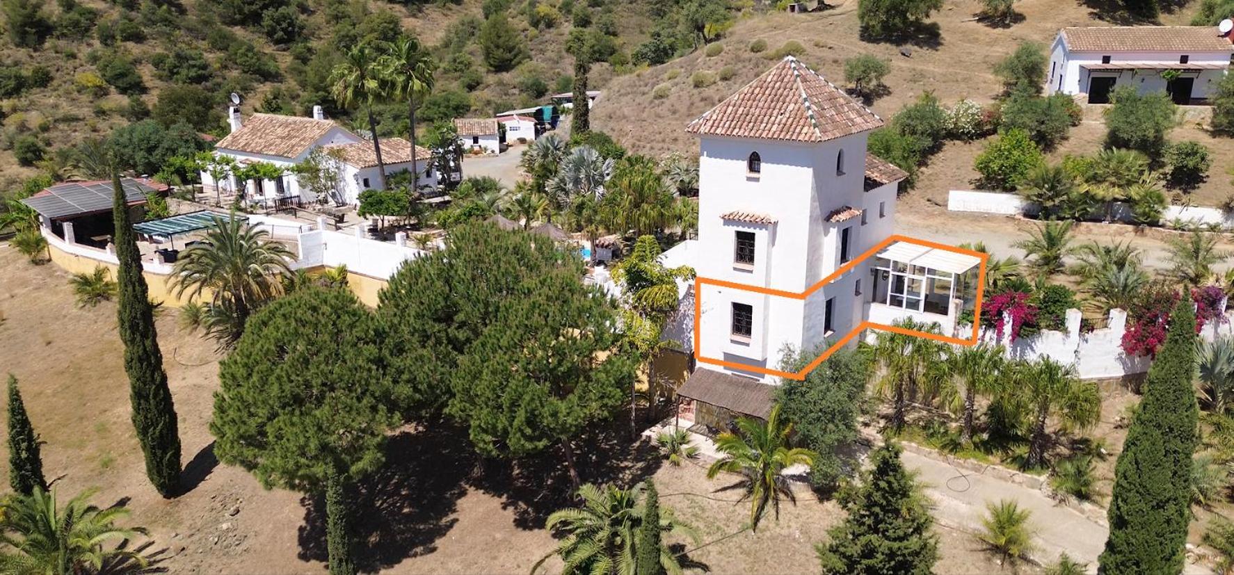 Castle Tower Ground Floor Apartment In Rural Holiday Park 'Cezanne' Tolox Exterior photo