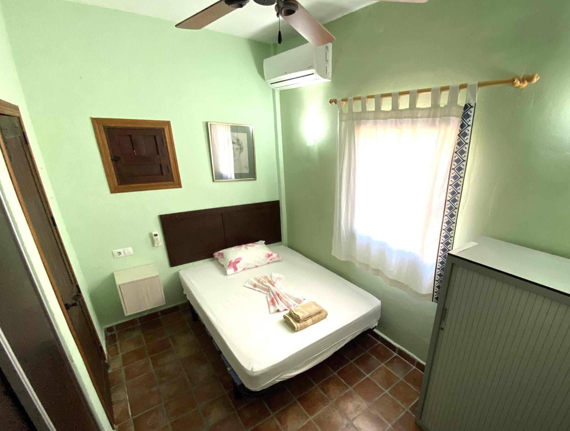 Castle Tower Ground Floor Apartment In Rural Holiday Park 'Cezanne' Tolox Exterior photo