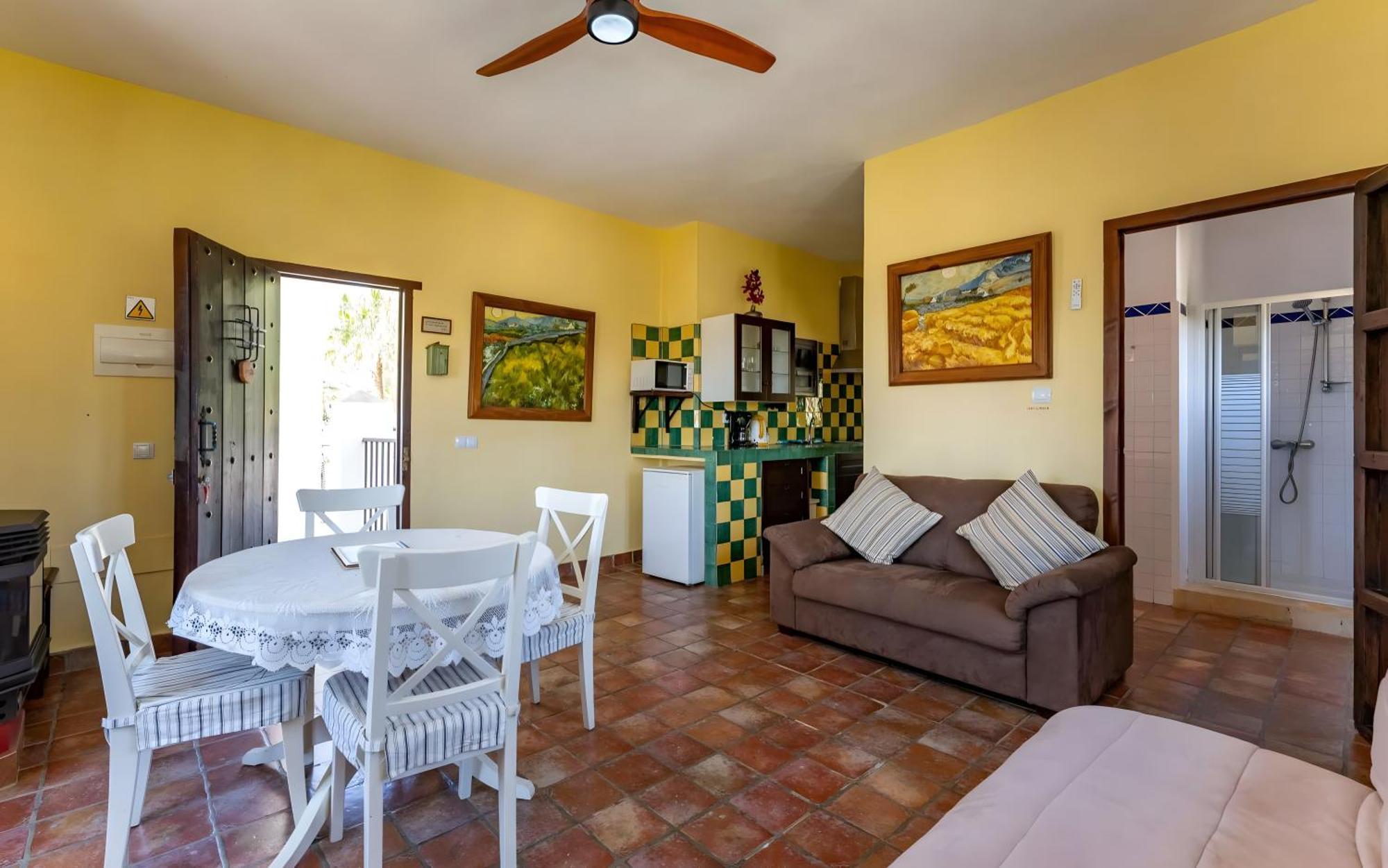 Castle Tower Ground Floor Apartment In Rural Holiday Park 'Cezanne' Tolox Exterior photo